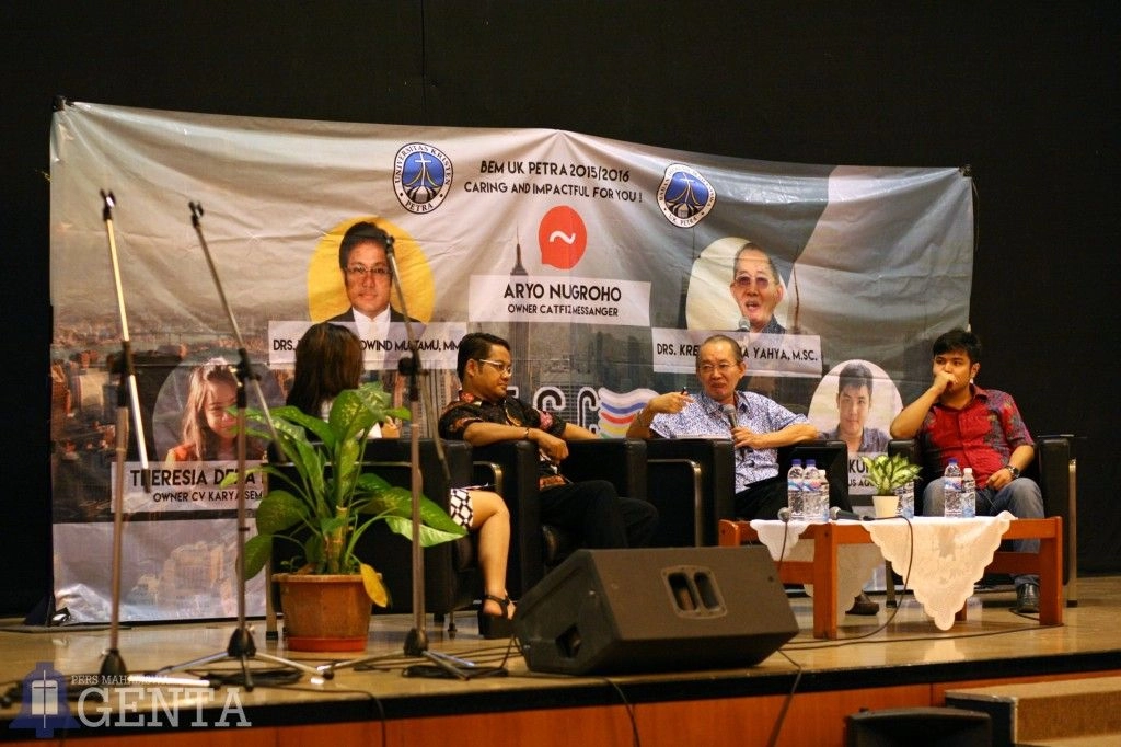 AECC : Teman Malam Minggu di Auditorium UK Petra