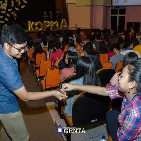 Frienemies: Teman atau Musuh?