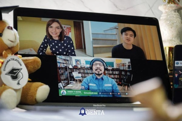 Harum bagi Almamaterku, Kemuliaan bagi Tuhanku