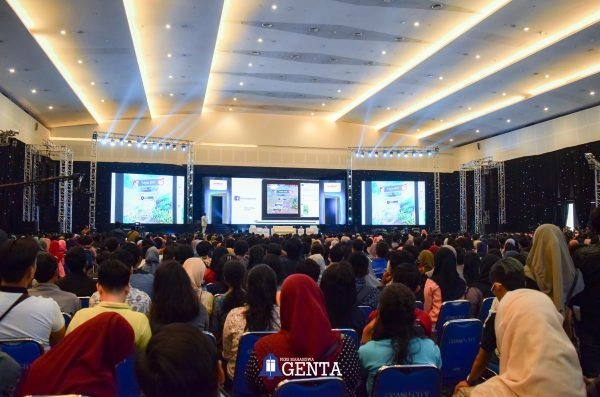 Ini Jadinya Kalau Wali Kota Surabaya Satu Panggung dengan Komika Kondang Indonesia!