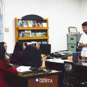 Mengupas Habis Jurnalistik Dunia Hiburan Bersama Glandy Burnama