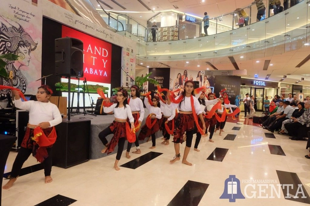Surabaya Memory 2016 : untuk Perempuan Indonesia