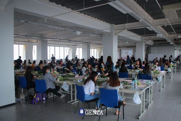 Tuangkan Kreativitas Melalui Buket Bunga
